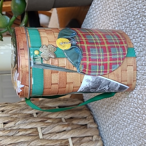 Girl Scout Backpack Senior Roundup Badge Tin - Picture 5 of 6